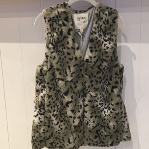 Dylan leopard vest